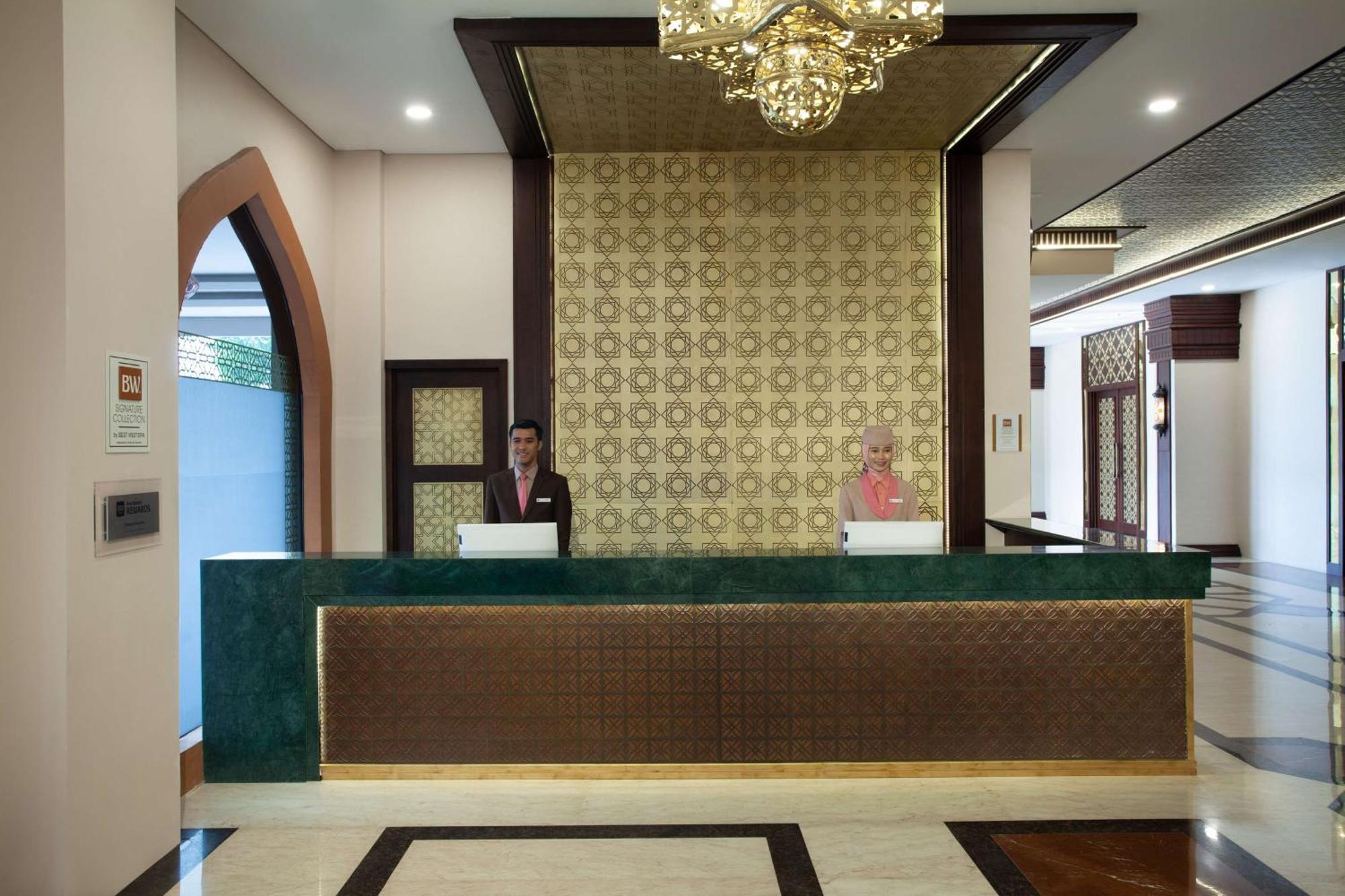 Alhambra Hotel & Convention, BW Signature Collection Tasikmalaya Bagian luar foto
